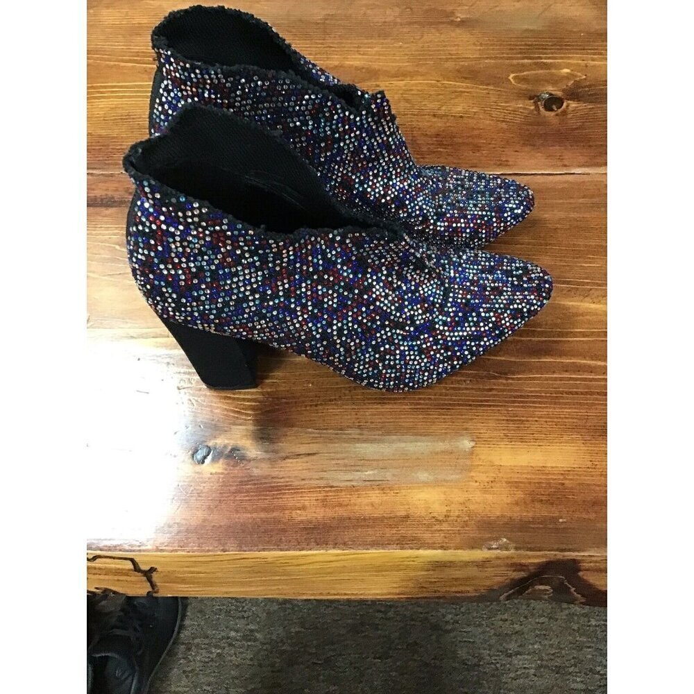 Woman’s Fun Sparkling Material Girl Bootie Size 6 ❤️ - Picture 3 of 5